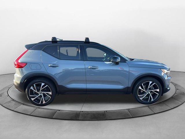 2020 Volvo XC40 T5 R-Design