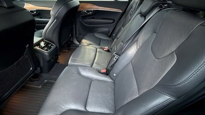 2023 Volvo XC90 B5 Plus