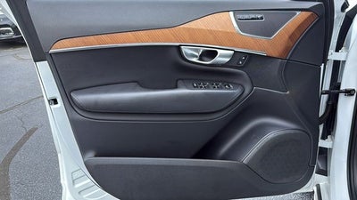 2023 Volvo XC90 B5 Plus