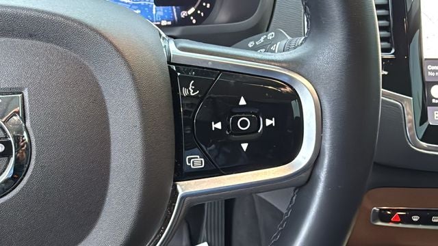 2023 Volvo XC90 B5 Plus