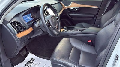 2023 Volvo XC90 B5 Plus