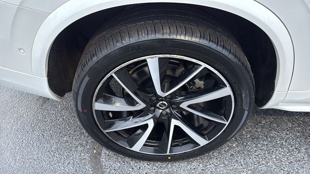 2023 Volvo XC90 B5 Plus