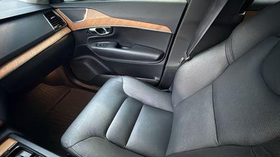 2023 Volvo XC90 B5 Plus