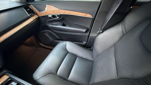 2023 Volvo XC90 B5 Plus