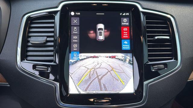 2023 Volvo XC90 B5 Plus