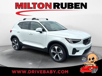 2025 Volvo XC40 B5 Core Bright Theme