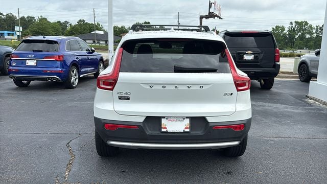 2025 Volvo XC40 B5 Core Bright Theme