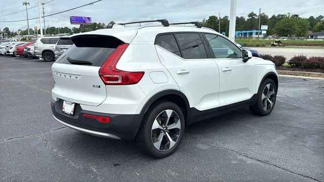 2025 Volvo XC40 B5 Core Bright Theme
