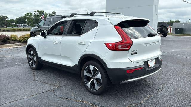 2025 Volvo XC40 B5 Core Bright Theme