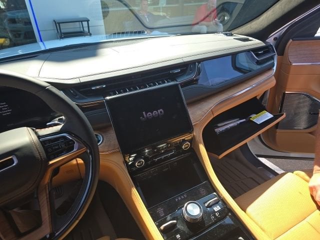 2025 Jeep Grand Cherokee Summit Reserve