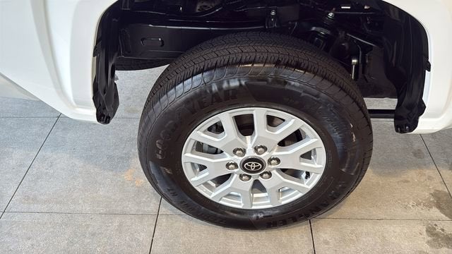 2025 Toyota Tacoma 4WD SR