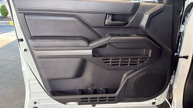 2025 Toyota Tacoma 4WD SR