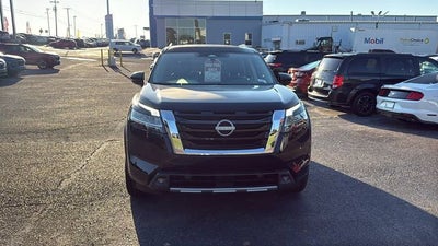 2022 Nissan Pathfinder SL