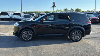 2022 Nissan Pathfinder SL