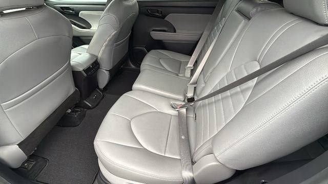 2021 Toyota Highlander Hybrid LE