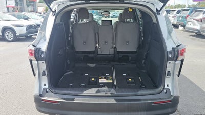 2025 Toyota Sienna LE