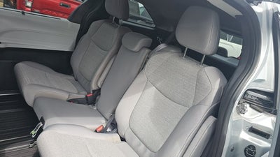 2025 Toyota Sienna LE