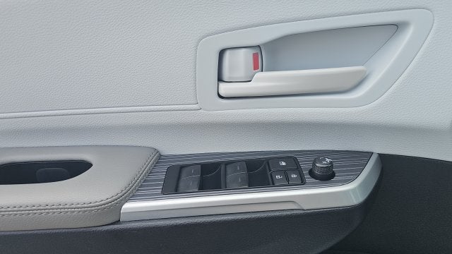 2025 Toyota Sienna LE