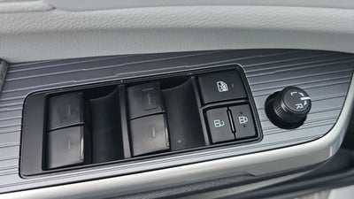 2025 Toyota Sienna LE