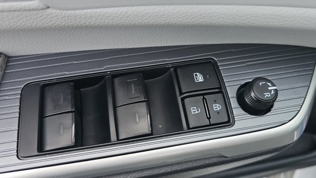 2025 Toyota Sienna LE