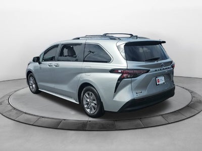 2025 Toyota Sienna LE
