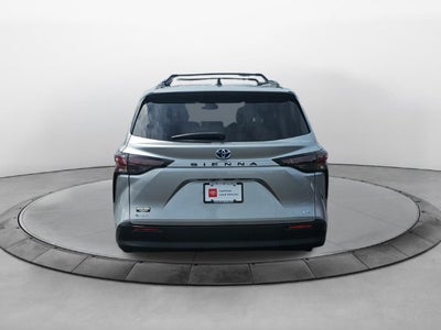 2025 Toyota Sienna LE
