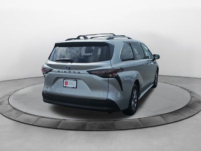 2025 Toyota Sienna LE