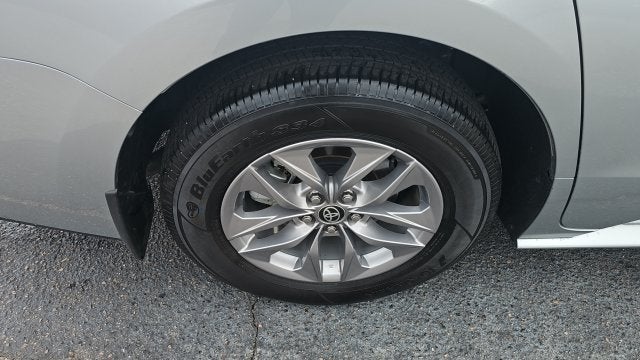 2025 Toyota Sienna LE