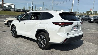 2025 Toyota Highlander LE