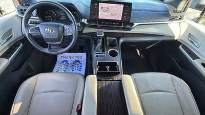 2023 Toyota Sienna XLE