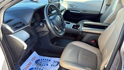 2023 Toyota Sienna XLE