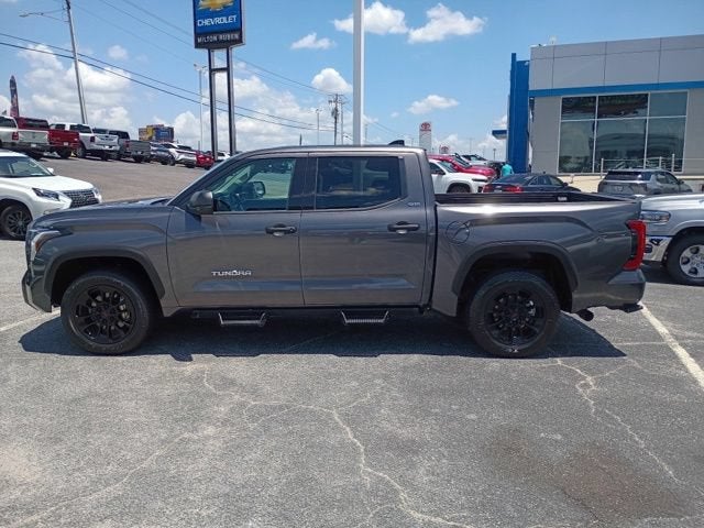2022 Toyota Tundra 4WD SR5
