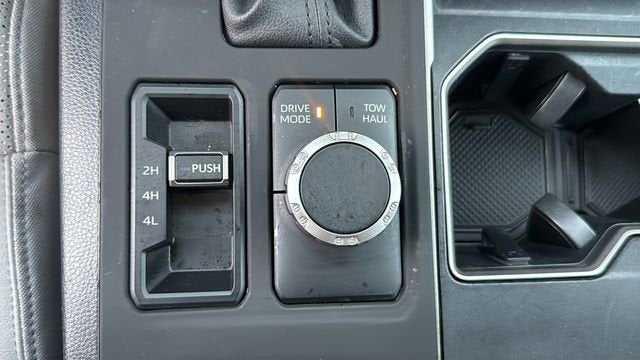 2022 Toyota Tundra 4WD SR5