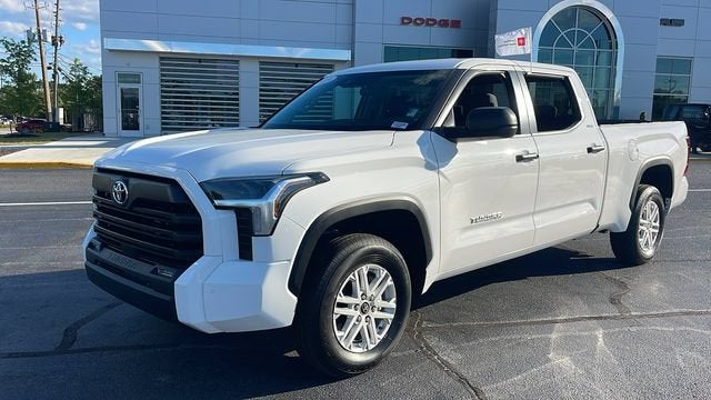 2024 Toyota Tundra 4WD SR5